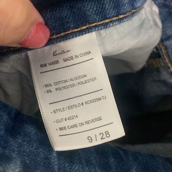 NWT- KanCan- high rise medium wash denim jean shorts- size 9/28 - Picture 10 of 10